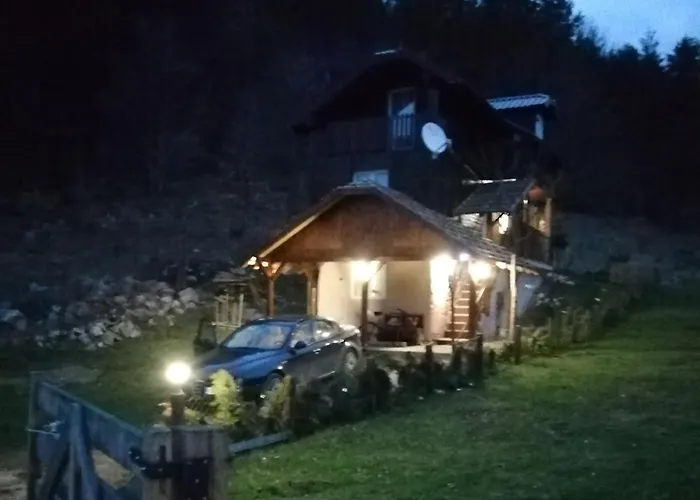 Vikendica Moonlight بيت للعطل